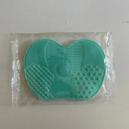 Apple Shaped Silicone Makeup Brush Cleaning Pad Efficient Portable Reusable Mat